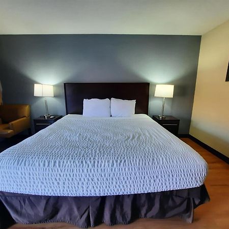 Americas Best Value Inn Moline Exteriér fotografie
