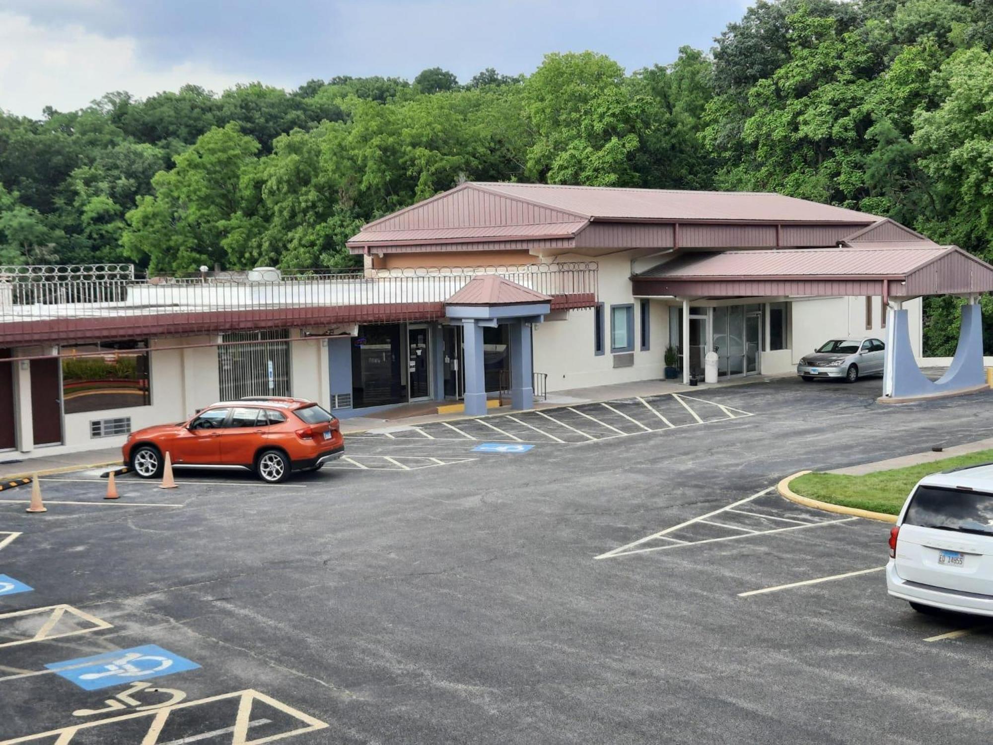 Americas Best Value Inn Moline Exteriér fotografie